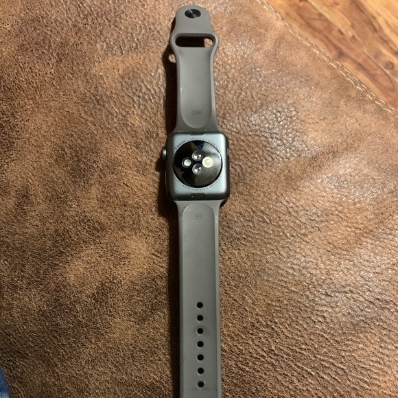 Apple Watch - Picture 2 of 3
